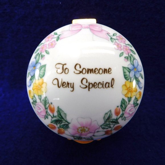 Trinket Ring Box TO SOMEONE VERY SPECIAL Falcon Staffordshire Porcelain England - Picture 2 of 5